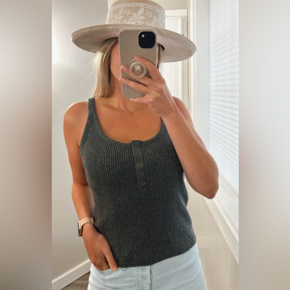 Universal Thread Grey Sweater Tank small